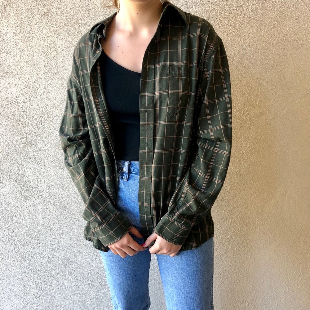 Vintage plaid button up shirt!